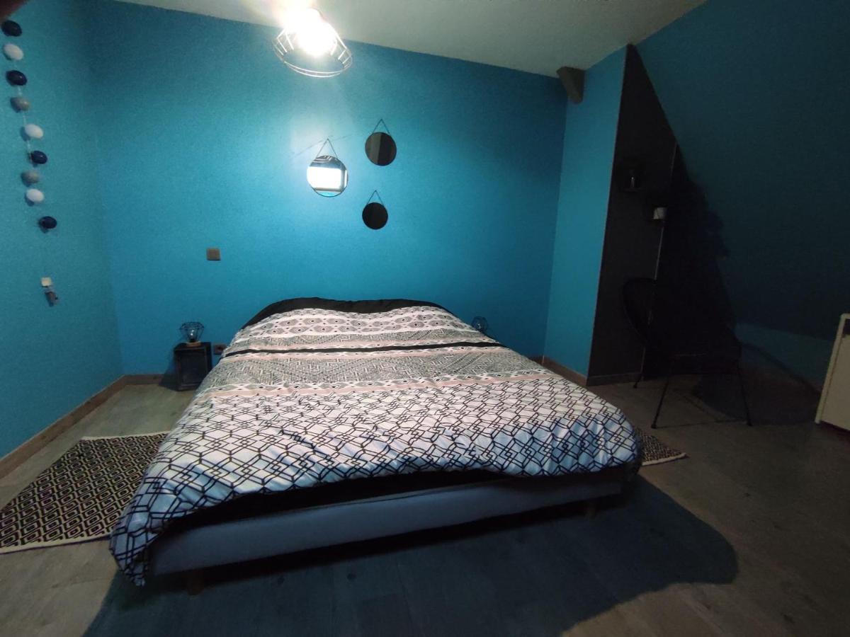 Agréable et spacieuse chambre familiale Sansac-de-Marmiesse Extérieur photo